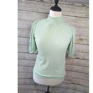 Light Green Short Sleeve Top With Ruched Neck Size Med